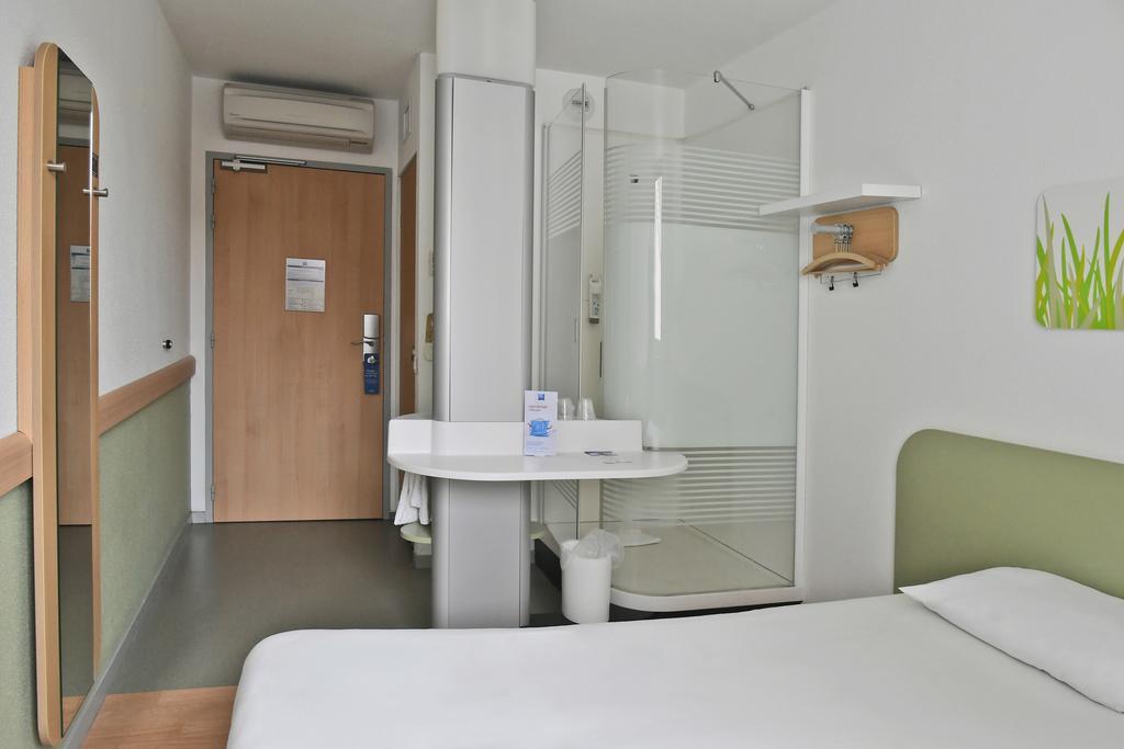 Ibis Budget Saint-Quentin Centre Gare מראה חיצוני תמונה