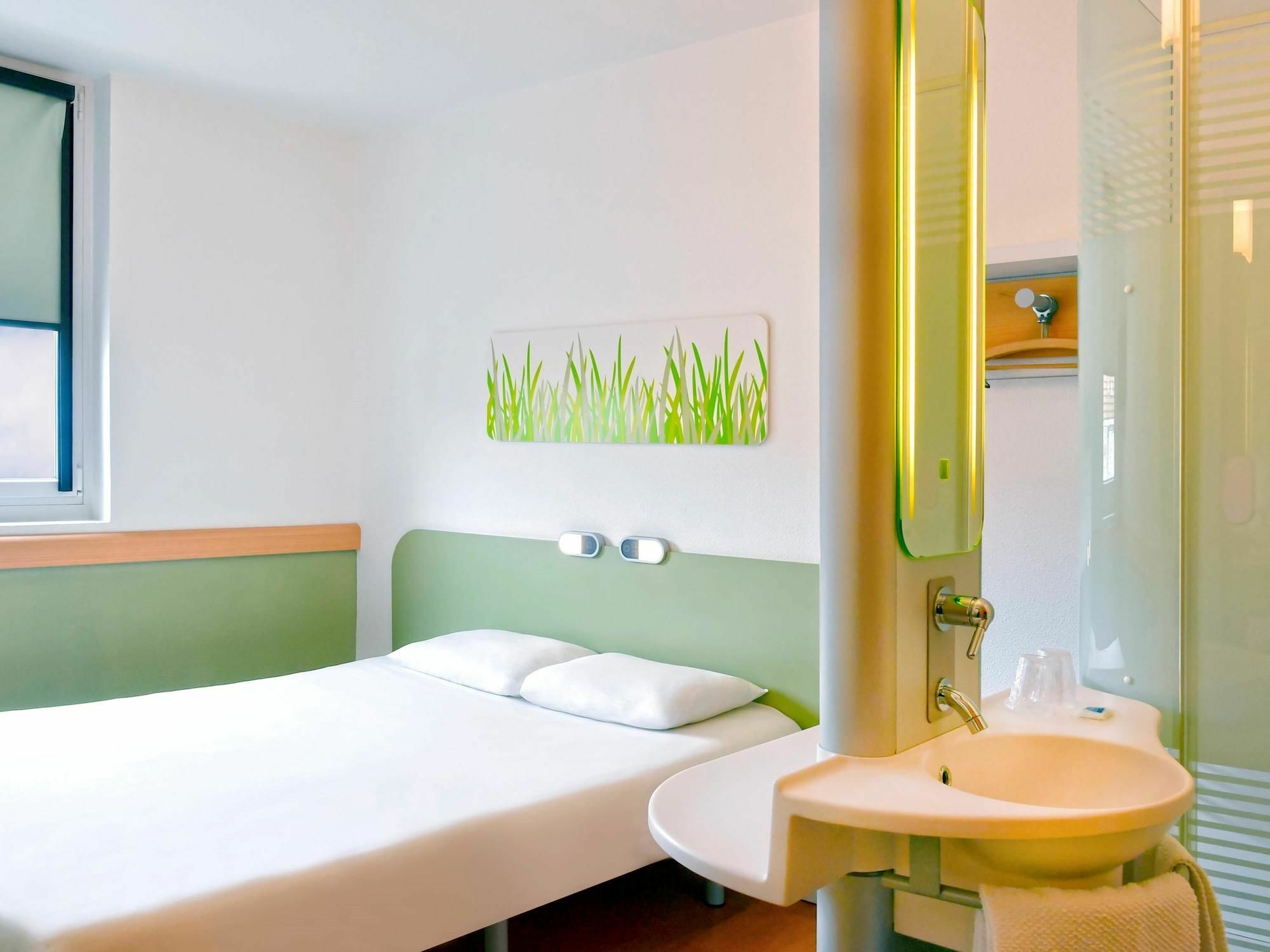 Ibis Budget Saint-Quentin Centre Gare מראה חיצוני תמונה